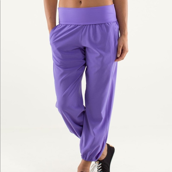 lululemon athletica Pants - LULULEMON Om Pants in Power Purple Size 4 EUC